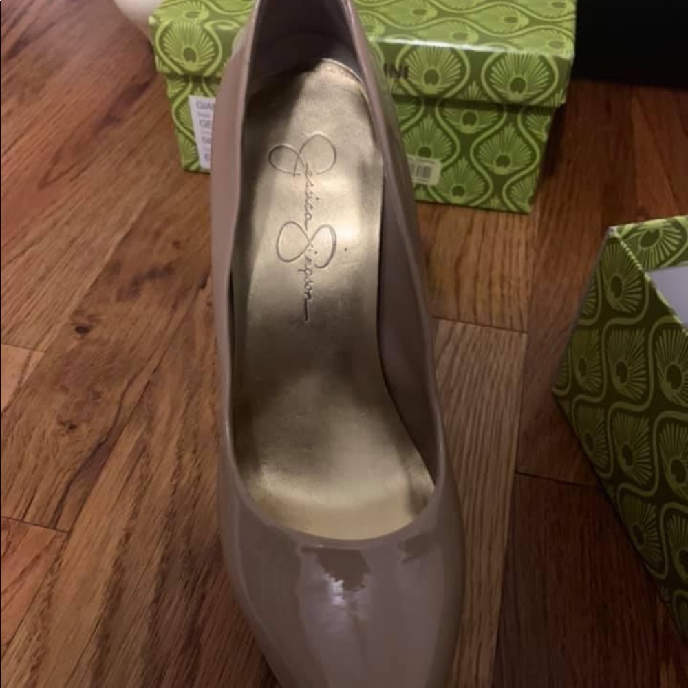 Heels - Picture 2 of 4